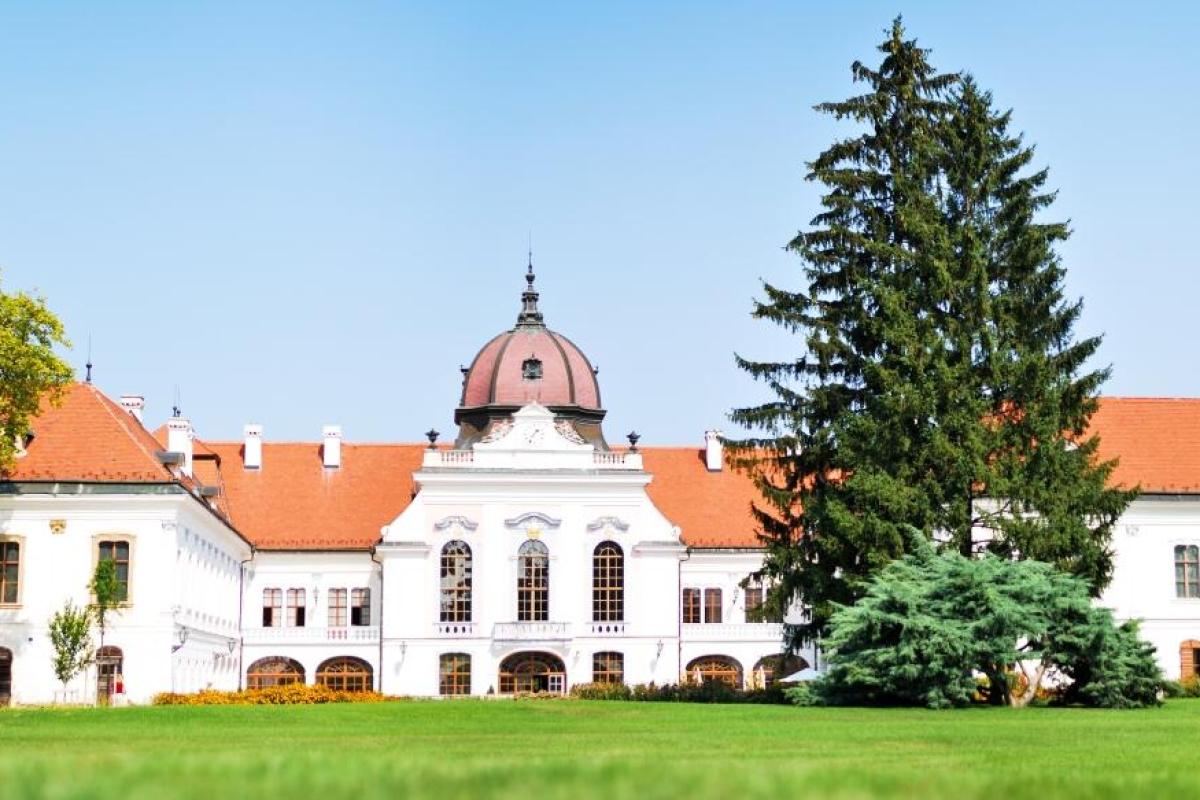 The palace is closed on 24th of February 