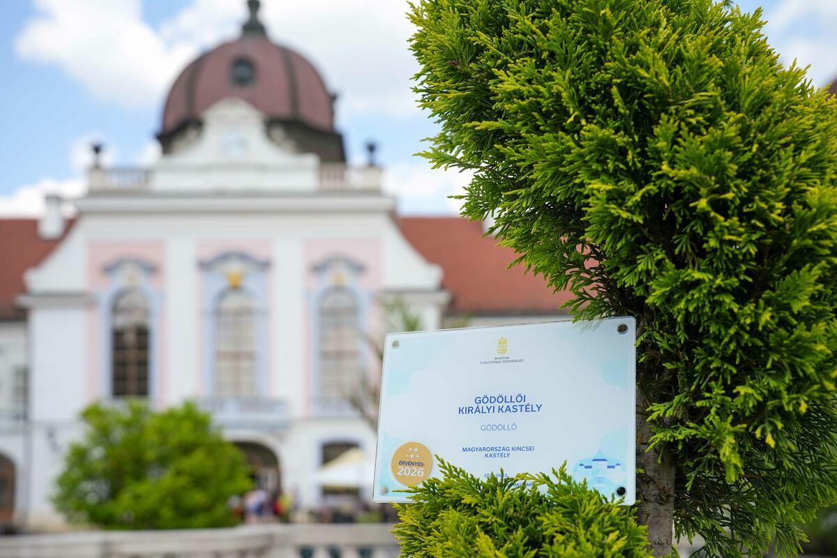ötcsillagos kastélyélmény védjegy átadás