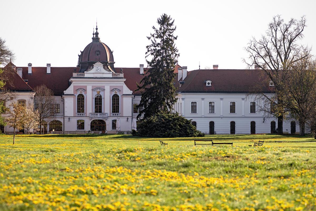 A Gödöllői Királyi Kastély 2025. október 7-én és 8-án  zárva tart