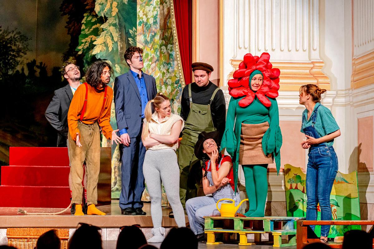 Lázár Ervin: A Négyszögletű Kerek Erdő |  Mesejáték A Scene Műhely előadásában