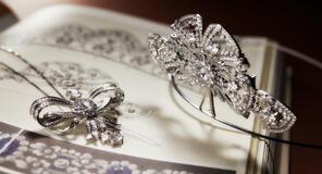 Kurátori tárlatvezetések | A.E.Köchert-Császárok és királyok ékszerésze 