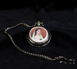 Pocket watch decorated with Sisi's picture