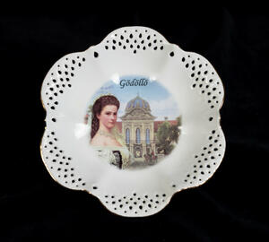 Porcelain bowl with lace looking rim and picture of Sisi and Gödöllő