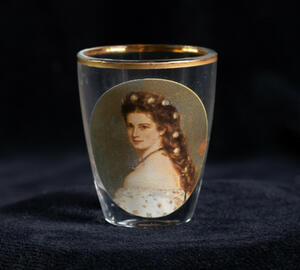 Glass with Sisi's picture