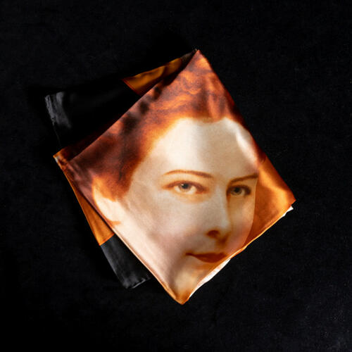 Silk scarf decorated with Sisi's coronational picture