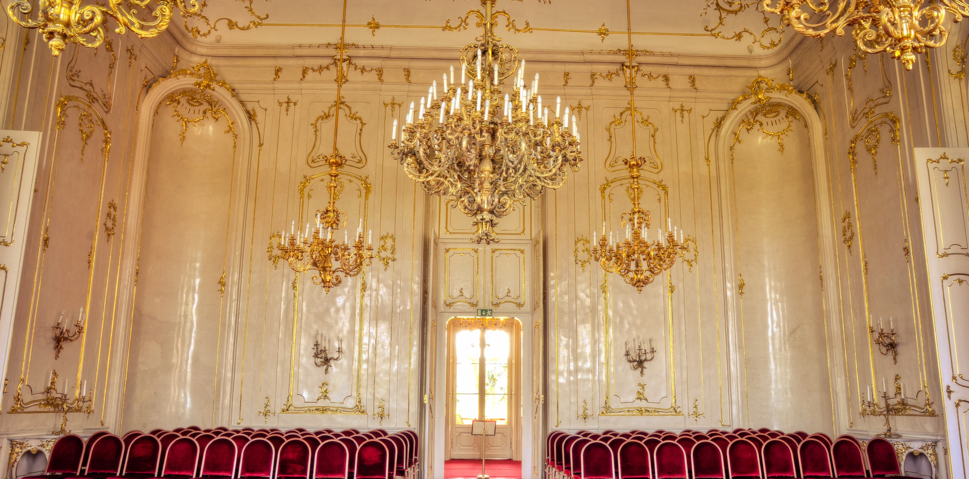 Wunderschön wiederhergestellte Räume, königliche suite