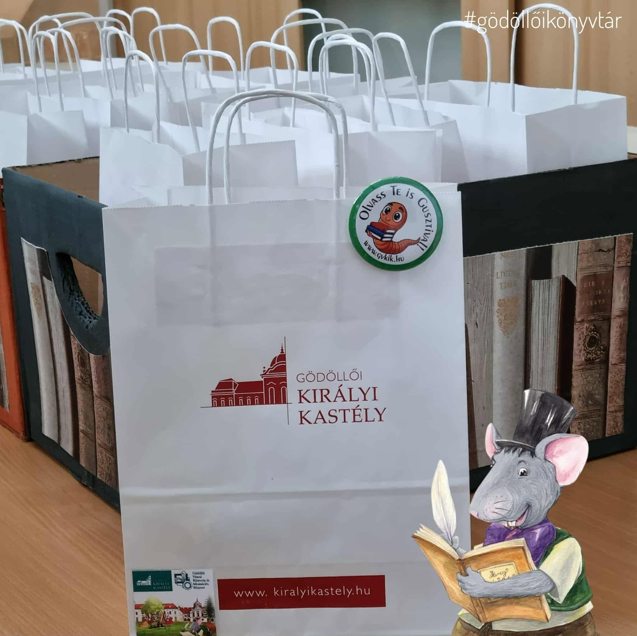 Egérváry Elemér olvasóvetélkedő  kezdőcsomagja papírtasakokban